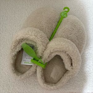 CROCS Cozy Cream Slippers